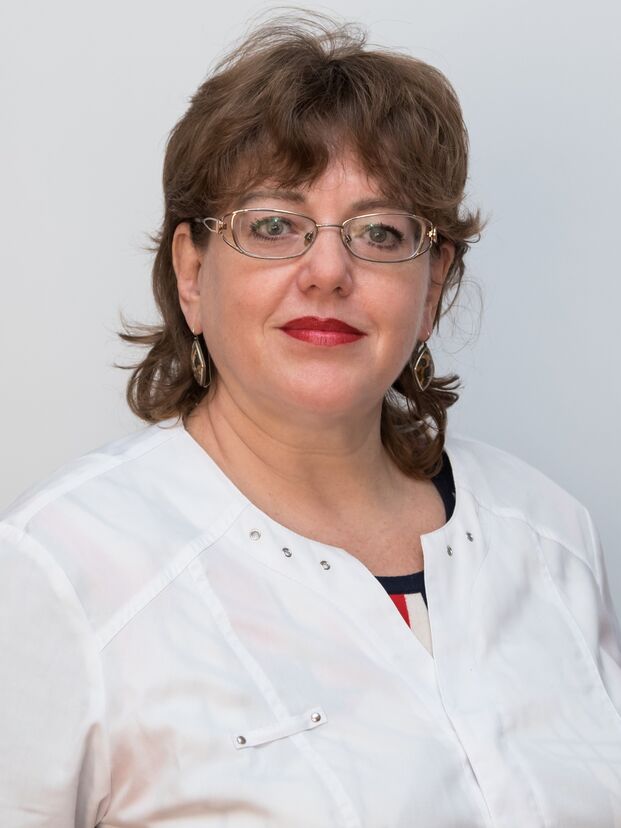 Doctor Endocrinologist Mónika